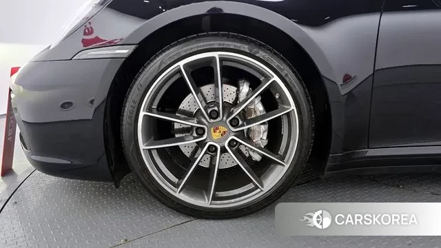 Porsche 911(992) id 3727810 из Кореи 15