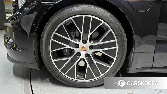 Porsche Taycan id 4308180 из Кореи 25