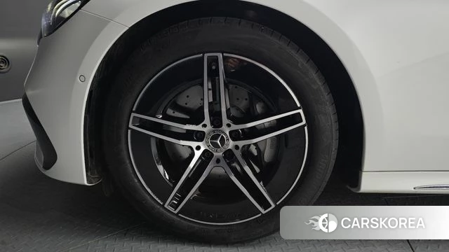 Mercedes-Benz E-Class W214 id 3896373 из Кореи 15