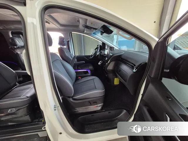 Hyundai Staria 2025 Белый из Кореи, фото 5