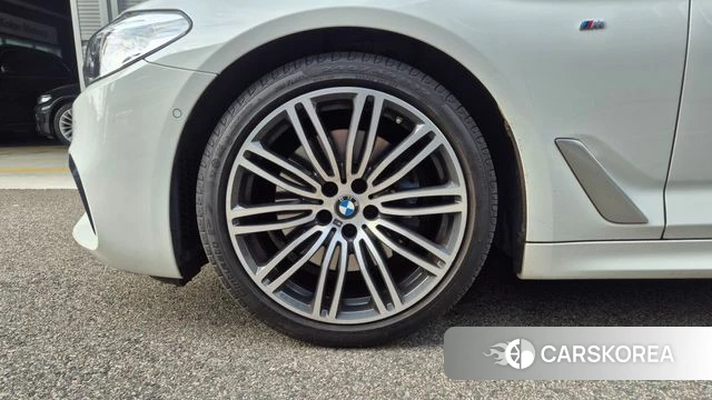 BMW 5 Series (G30) id 4203296 из Кореи 14