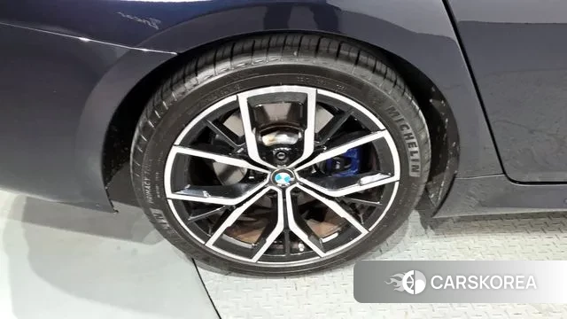 BMW 5 Series (G30) id 3411022 из Кореи 15