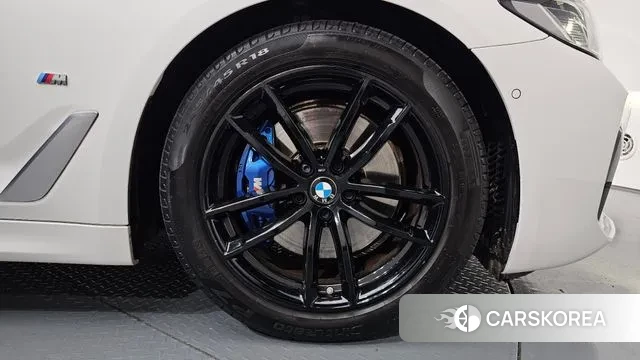 BMW 5 Series (G30) id 3355045 из Кореи 15