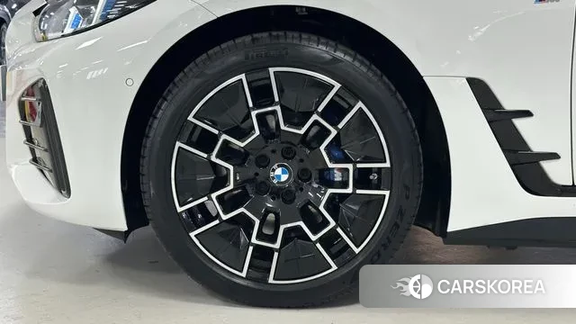 BMW i4 id 3750929 из Кореи 15