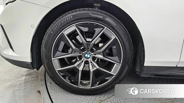 BMW 5 Series (G60) id 3897028 из Кореи 15