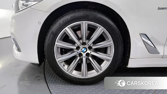 BMW 5 Series (G30) id 3101953 из Кореи 15