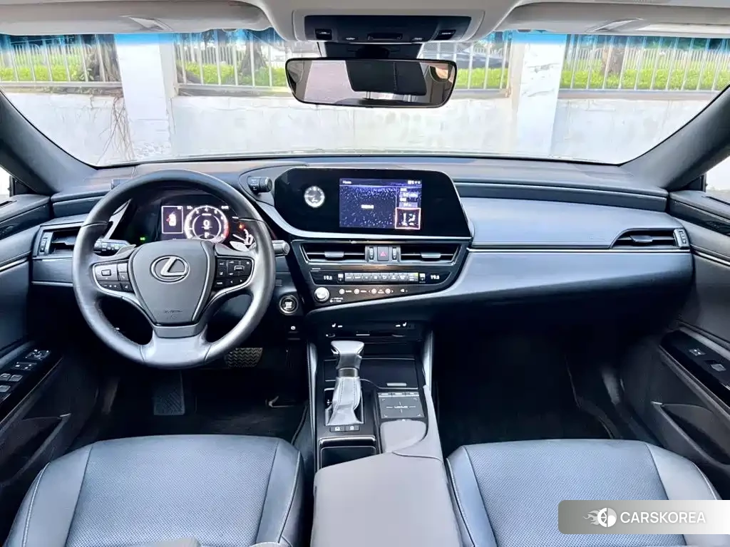 Lexus ES 2021 Silver/gray из Китая, фото 5