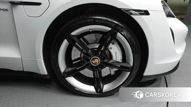 Porsche Taycan id 4382878 из Кореи 27
