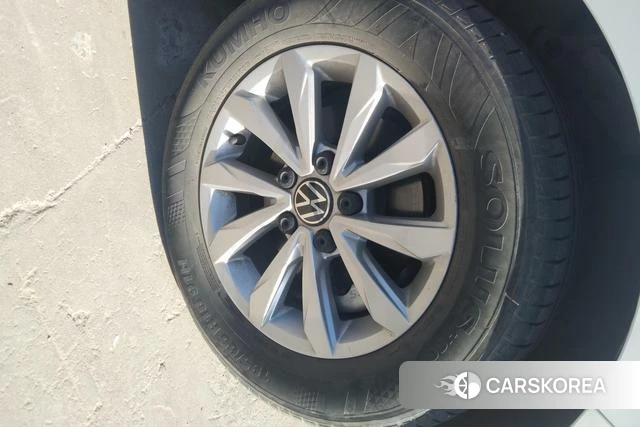 Volkswagen Bora id 4336034 из Китая 12