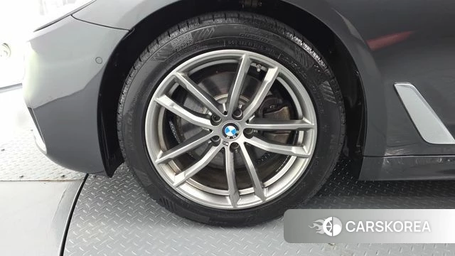 BMW 5 Series (G30) id 4865460 из Кореи 28