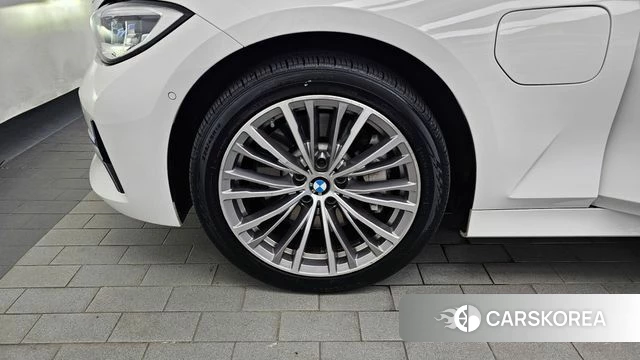 BMW 3 Series (G20) id 4458225 из Кореи 27