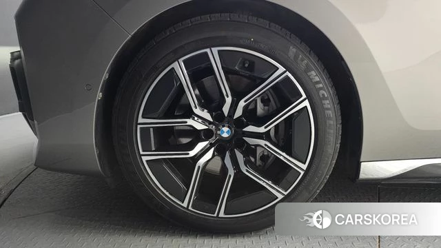 BMW 7 Series (G70) id 3934108 из Кореи 15