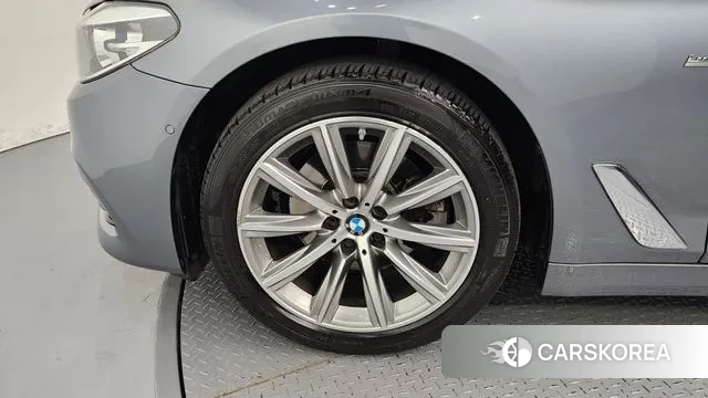 BMW 5 Series (G30) id 3368698 из Кореи 15