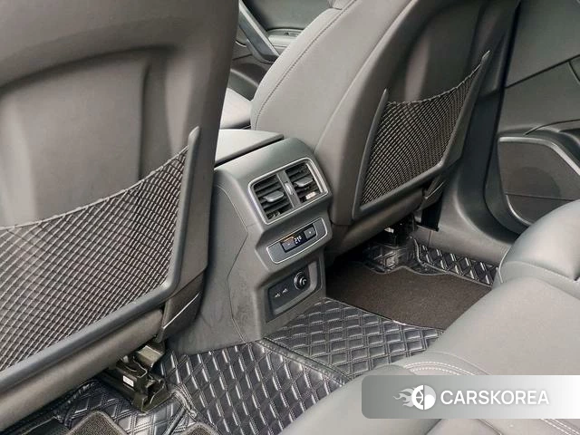 Audi Q5L 2022 Белый из Китая, фото 5