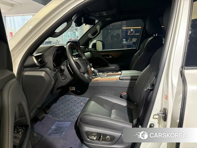 Lexus LX id 4291548 из Китая 19