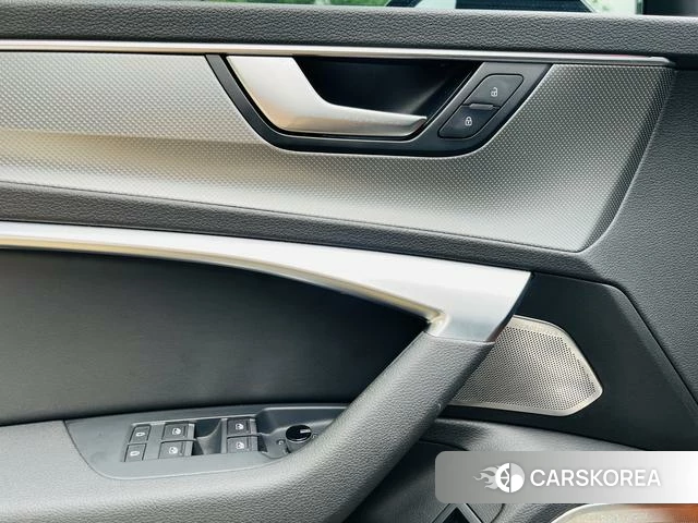 Audi A7L id 4328759 из Китая 14