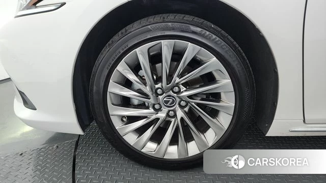 Lexus ES300h 7th generation id 4441738 из Кореи 29