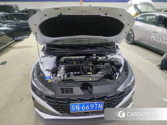 Hyundai Elantra 2023 Белый из Китая, фото 5