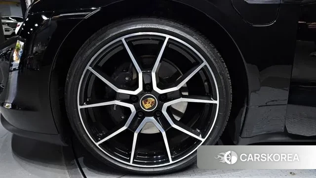 Porsche Taycan id 3452931 из Кореи 15