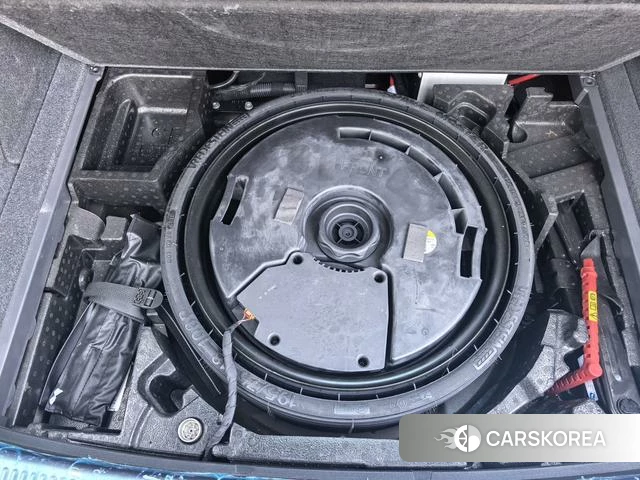 Audi Q5L id 3890655 из Китая 14