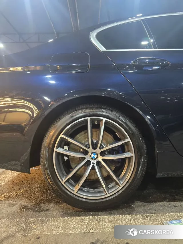 BMW 5 Series (G30) id 2900738 из Кореи 8