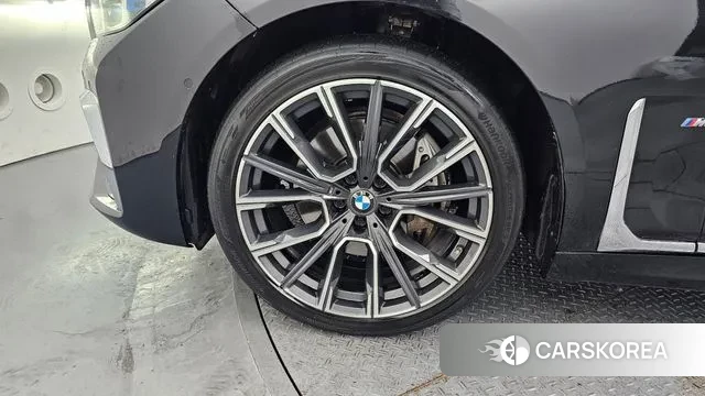 BMW 7 Series (G11) id 3675538 из Кореи 15