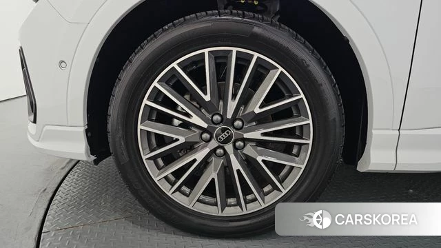 Audi Q3 (F3) id 4578459 из Кореи 29