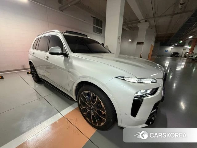 BMW X7 (G07) 2025 Белый из Кореи, фото 6