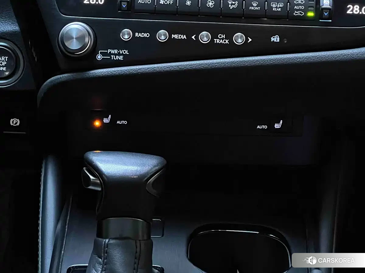 Lexus ES id 4628284 из Китая 19
