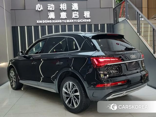 Audi Q5L 2021 Черный из Китая, фото 5