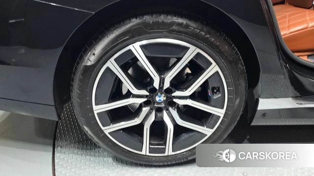 BMW 7 Series (G70) id 4223021 из Кореи 33