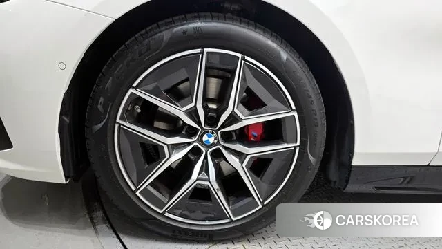 BMW 5 Series (G60) id 3467052 из Кореи 15