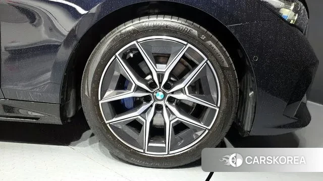 BMW 5 Series (G60) id 3031373 из Кореи 15