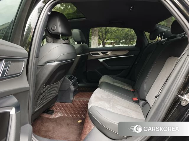 Audi A6L id 3913965 из Китая 11