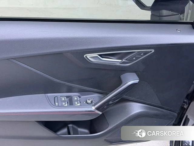 Audi Q2L id 4258411 из Китая 19