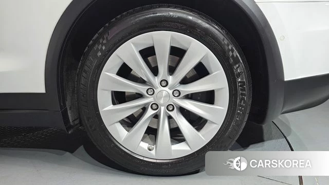 Tesla Model X id 3820526 из Кореи 15