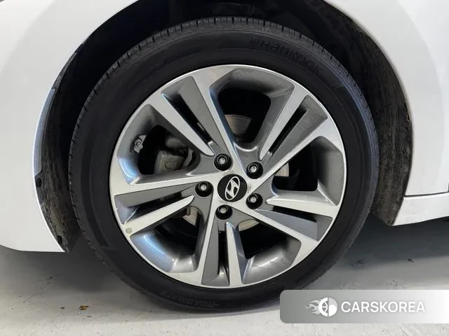 Hyundai Avante AD id 3345225 из Кореи 14