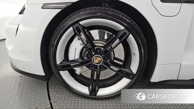 Porsche Taycan id 3058748 из Кореи 15