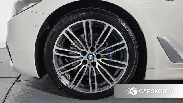 BMW 5 Series (G30) id 2965985 из Кореи 15