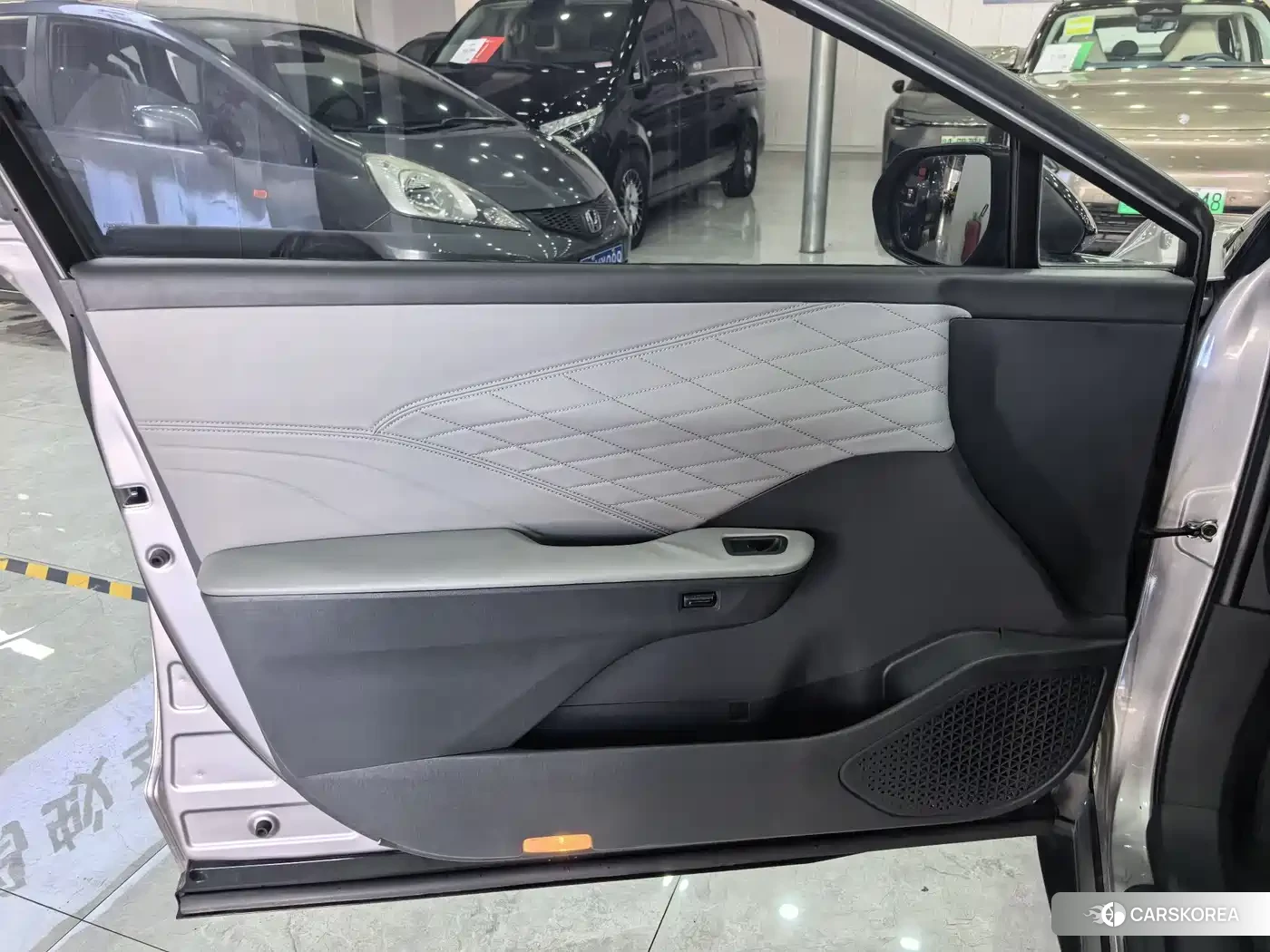Toyota bZ3 id 4539091 из Китая 9