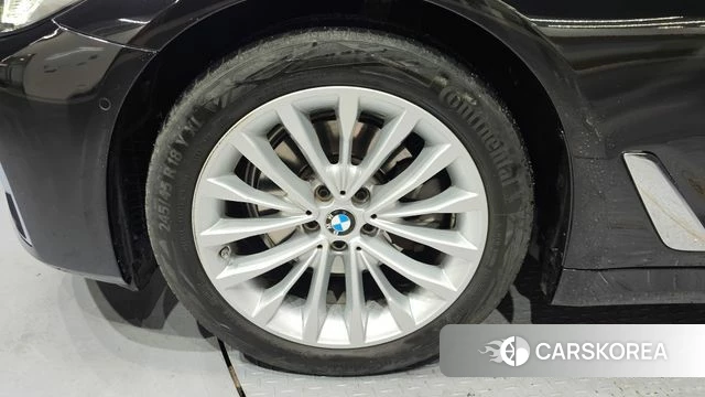 BMW 5 Series (G30) id 4308931 из Кореи 15