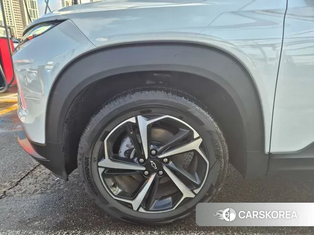 Chevrolet (GM Daewoo) The New Trail Blazer 2024 Белый двухцветный из Кореи, фото 5