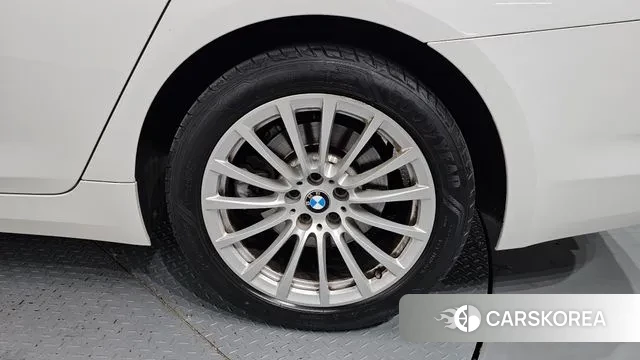 BMW 5 Series (G30) id 3412774 из Кореи 15