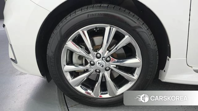 Kia The New Carnival id 4508569 из Кореи 27
