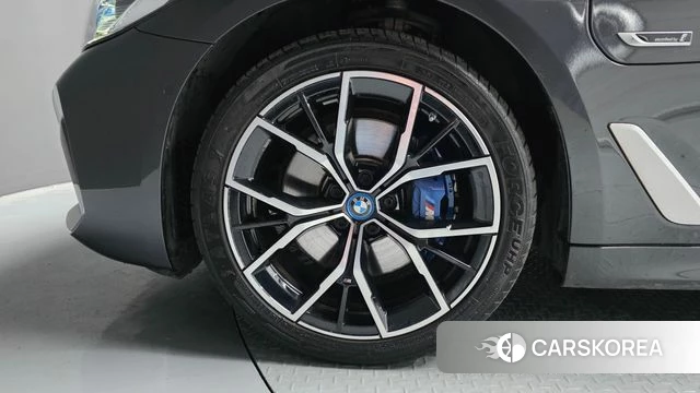 BMW 5 Series (G30) id 4303439 из Кореи 28