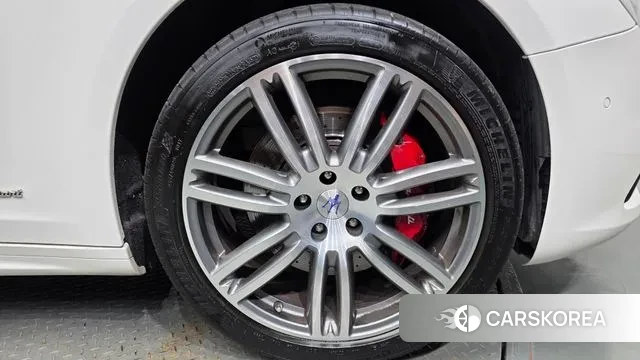 Maserati Ghibli id 2995506 из Кореи 15