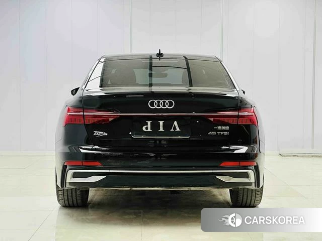 Audi A6L id 4333691 из Китая 10
