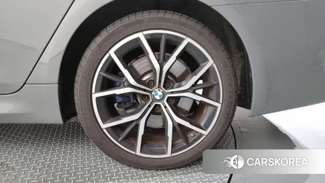 BMW 5 Series (G30) id 3003614 из Кореи 15