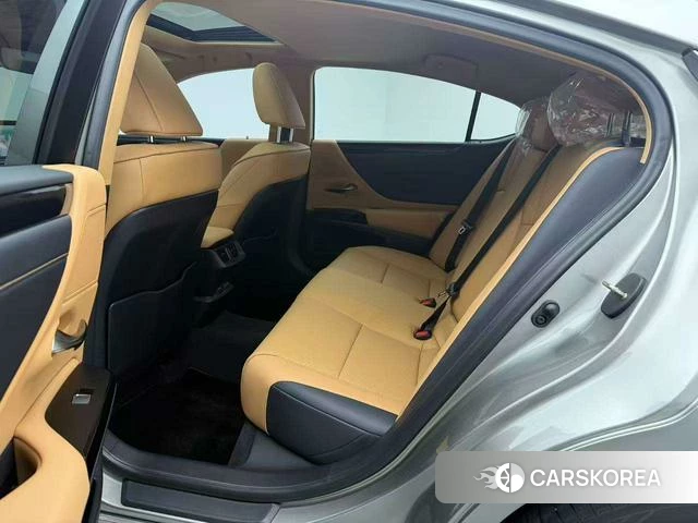 Lexus ES id 4291276 из Китая 12