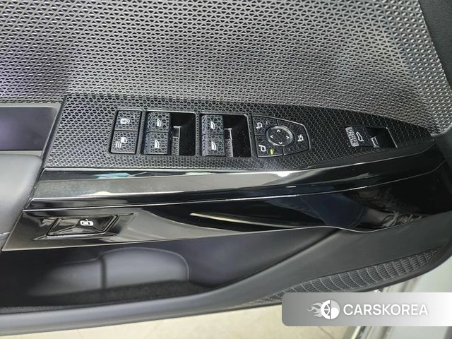 BMW 7 Series (G70) id 4505167 из Кореи 15